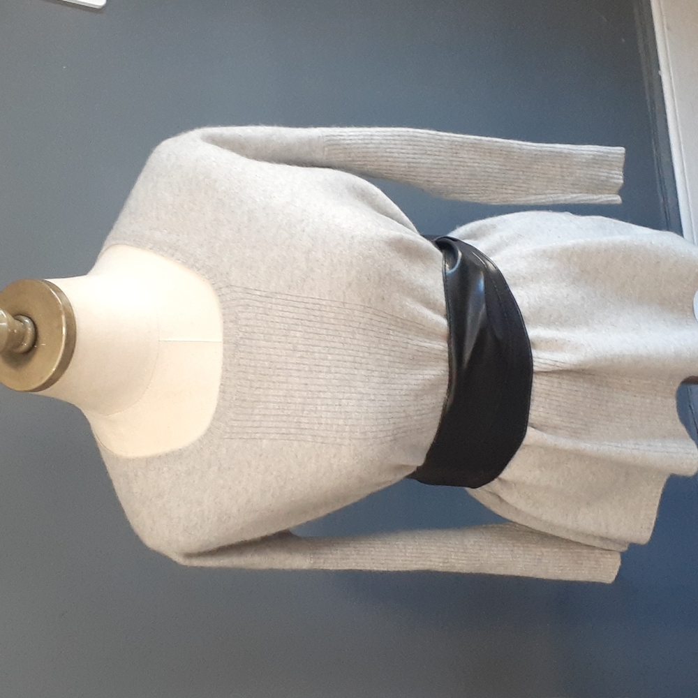Casmear sweater size…L